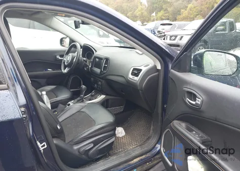 2021 Jeep Compass Latitude 4X4 z USA, uszkodzony, nr VIN 3C4NJDBB5MT540400